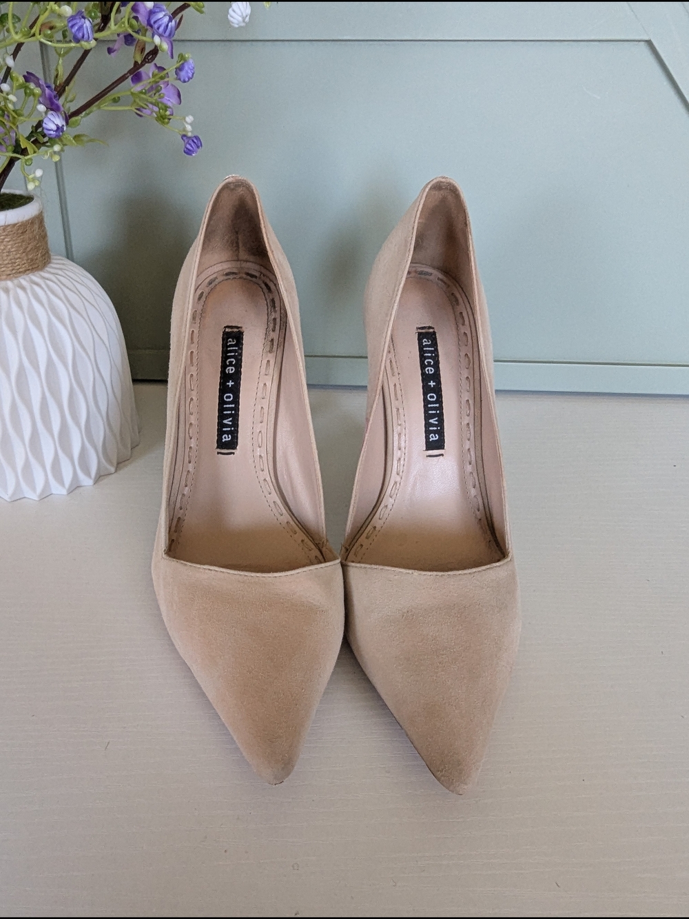Alice + Olivia Nude Pointed-Toe Stiletto Pumps - Picture 3 of 11